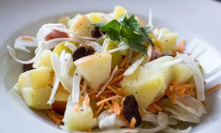 Photographie : Salade de pommes de terre sucrée-salée