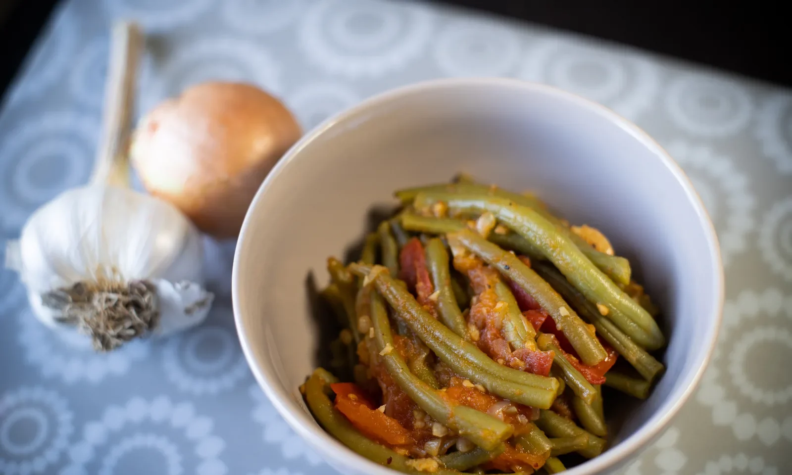 Haricots verts à la tomate — photographie originale